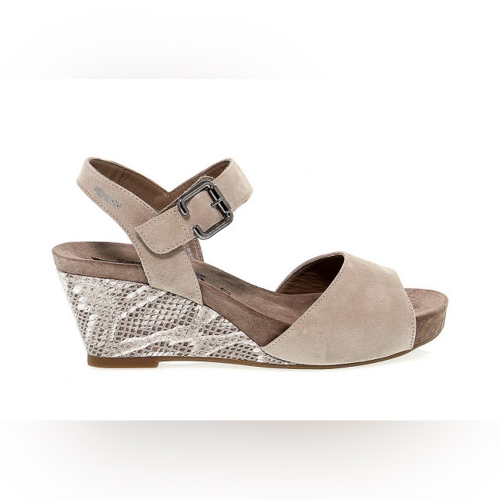 Mephisto BEAUTY wedge sandal in color sand